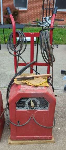 Lincoln AC 225 AMP Arc Welder - Model AC-225-S, Dolly Not Included