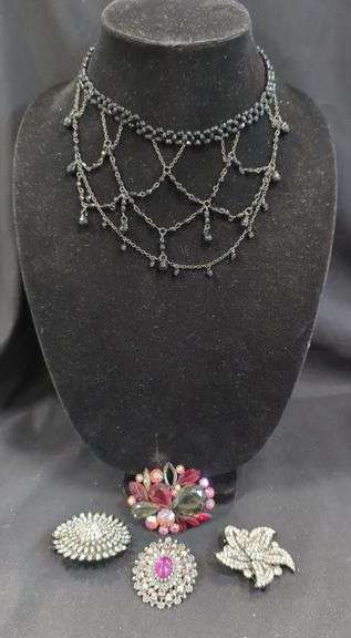Ladies Beaded Drape Choker And Brooch Assortment