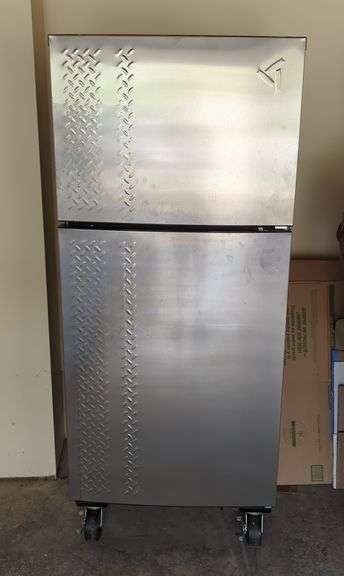 Gladiator Stainless Steel Refrigerator, 19 Cu. Ft.