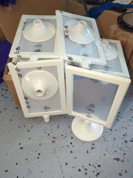 IKEA Plastic Tabletop Picture Frames With Pedestal Bases