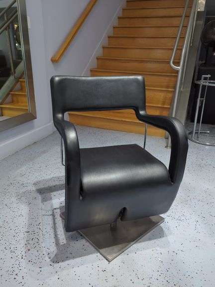 Salon Styling Chair - Black Leather