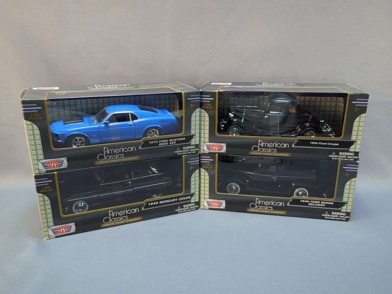 Motor Max American Classics Diecast Car Collection (4 Cars)