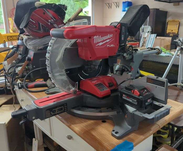 Milwaukee M18 Fuel 12" Dual Bevel Compound Sliding Miter Saw