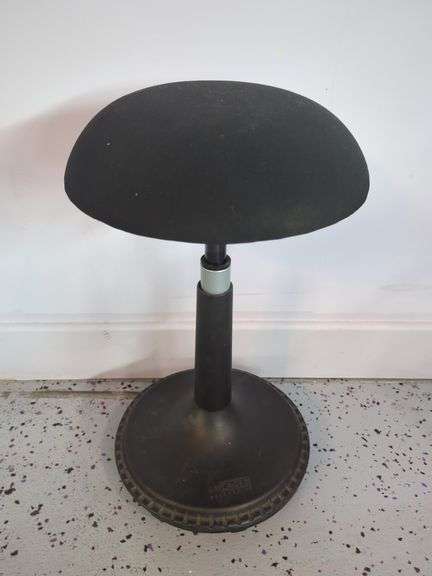Uncaged Ergonomics Adjustable Wobble Stool