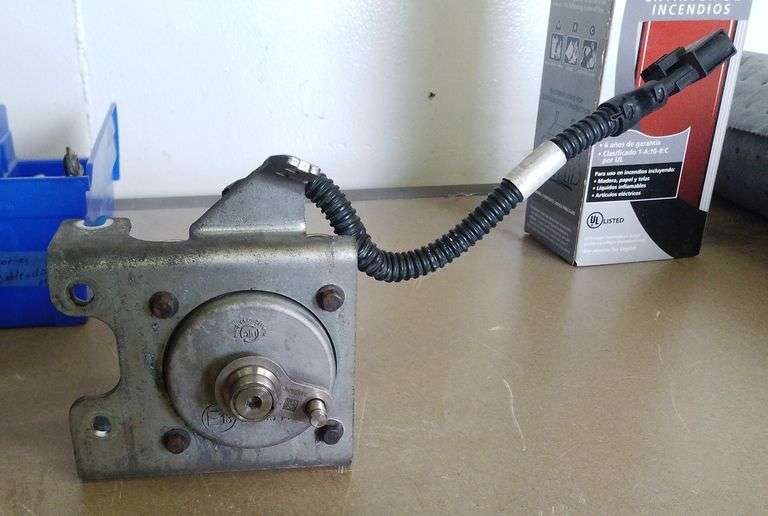 Vehicle Component with Electrical Connector