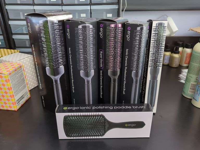 Ergo Ionic Ceramic Round Brush & Polishing Paddle Brush - Styling Tools Bundle