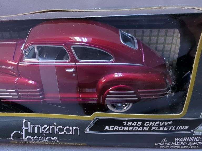 Motor Max American Classics Premium Die-Cast Collection: 1939 Chevy Coupe & 1948 Chevy Aerosedan Fleetline