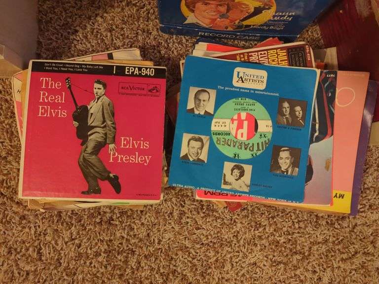 Collection of 45 RPM Records with Cases Including Elvis Presley, Shaun Cassidy, and More