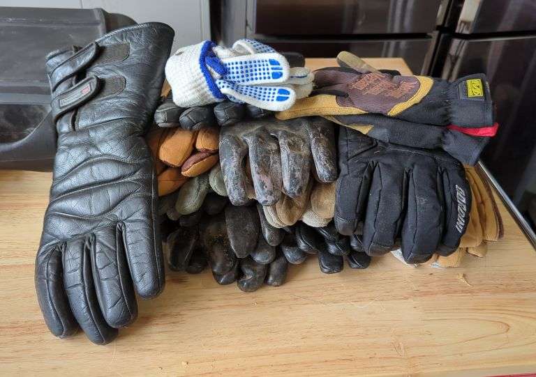 Men's Work Gloves, Qty 11