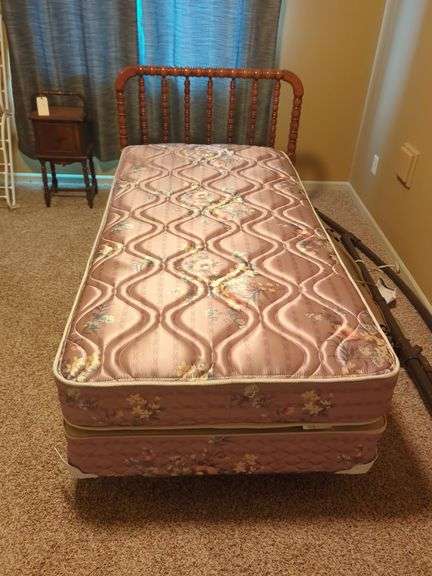 Spindle Twin Bed with Mattress and Box Spring