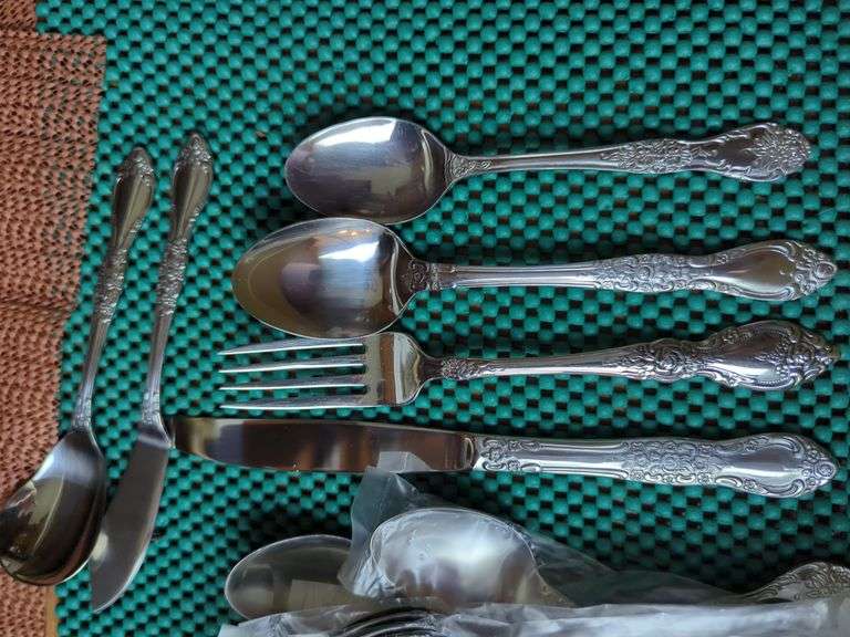 Silverware Sets Including Queen Sense Korean Style Flatware And Various Styles Knives, Forks And Spoons