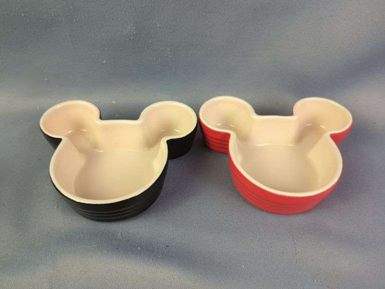 Le Creuset Disney Mickey Mouse, Qty 2, And Star, Qty 2 Ramekins