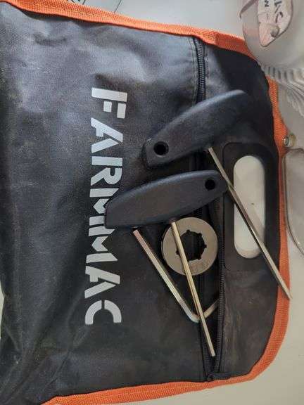 Farmmac F070W Chainsaw with Toolkit