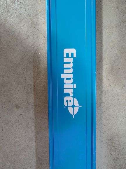 Empire E75.96 True Blue 96-Inch Level