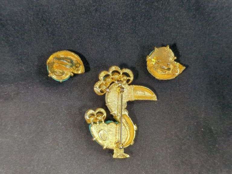 Hattie Carnegie Rhinestone And Lucite Rooster/ Dodo Bird Brooch With Matching Clip On Earrings