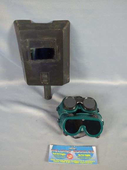 Chicago Electric Welding Flux Welder 57798 with Accessories