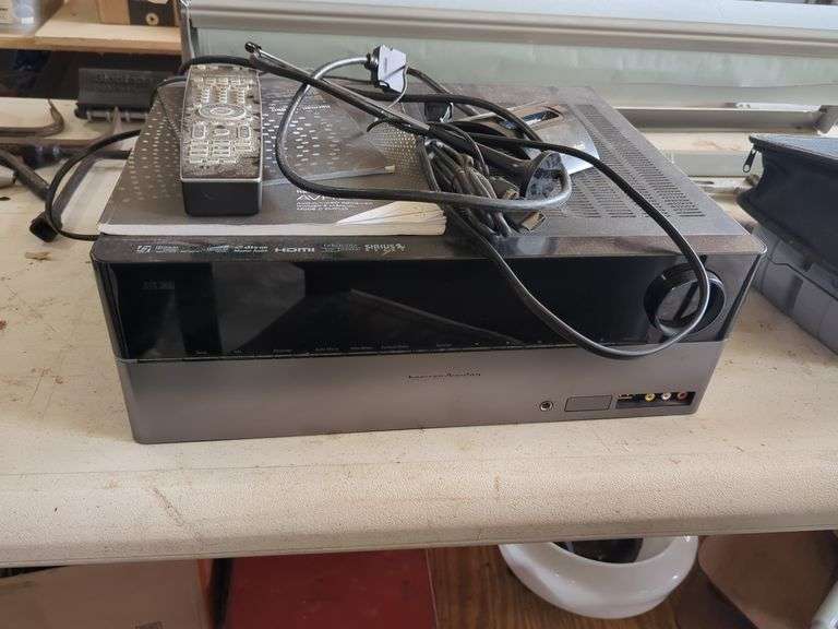 Harman Kardon AVR 2600 Audio/Video Receiver With Remote And Instructions
