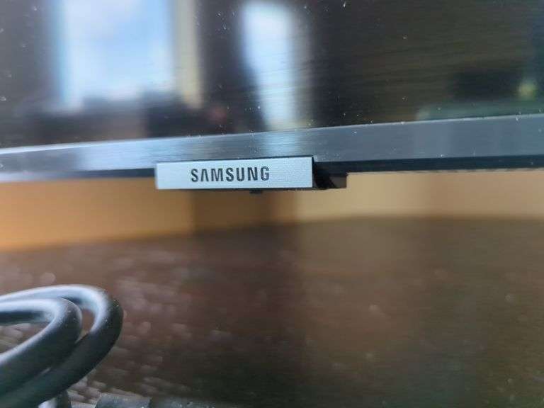 Samsung 43" Smart TV with Remote