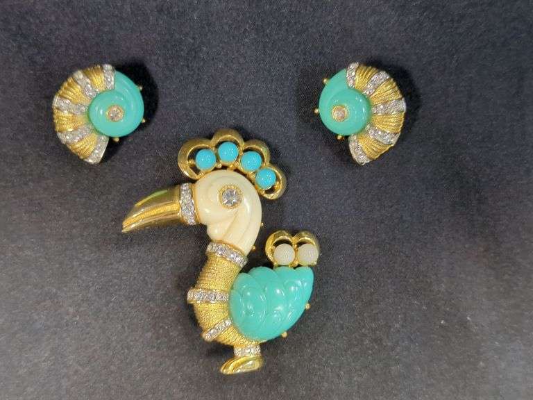 Hattie Carnegie Rhinestone And Lucite Rooster/ Dodo Bird Brooch With Matching Clip On Earrings