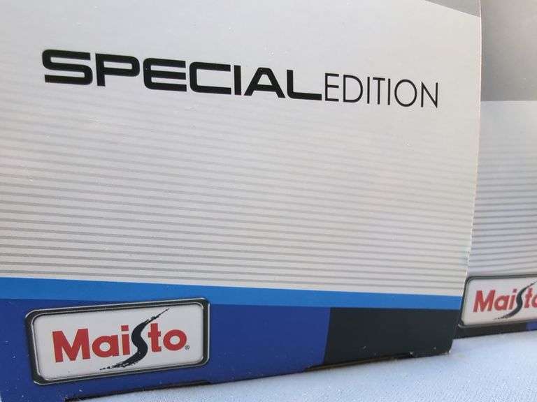 Maisto Special Edition 1/24 Diecast Cars