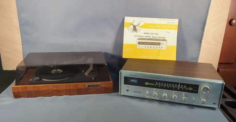 Realistic STA-14A Receiver and Panasonic RD-7673 Turntable