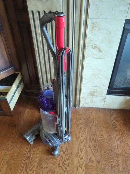 Dyson Animal Upright Vacuum Cleaner