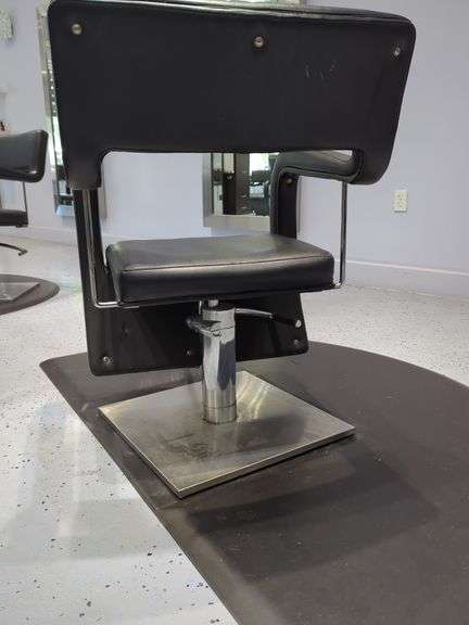 Salon Styling Chair with Floor Mat