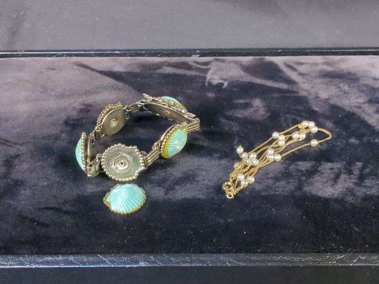 Mixed Lot of Fashion Bracelets, Qty. 11