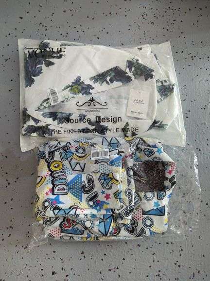 Vogue & Jz Fashion Men's Suit Set Size Large And Floral Robe