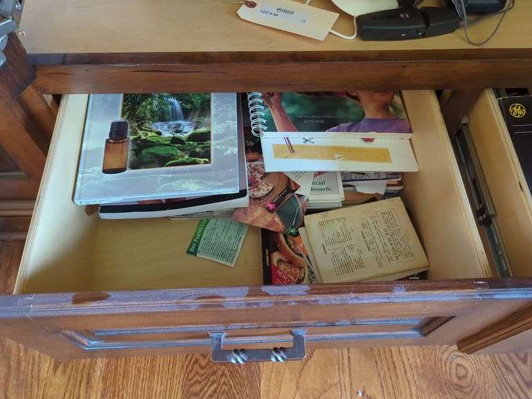 Cookbooks and Instruction Manuals, Contents Of 2 Drawers