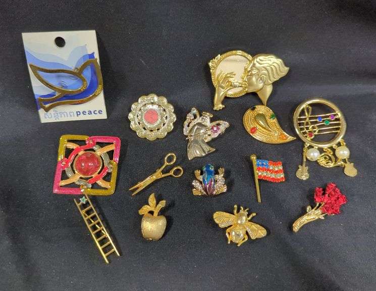 Ladies Brooch/ Pin Collection, Qty 14
