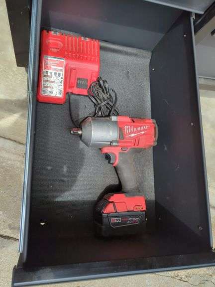 Milwaukee M18 FUEL 1/2" Impact Wrench with Charger