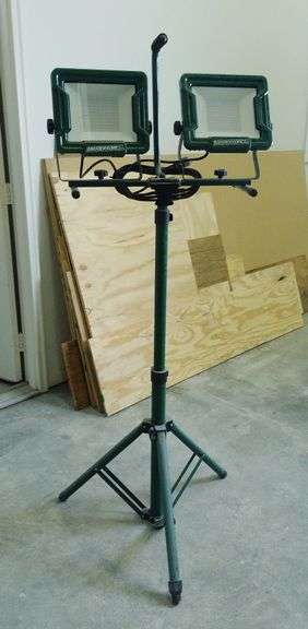 Masterforce Twin Head Work Light On Adjustable Tripod Stand