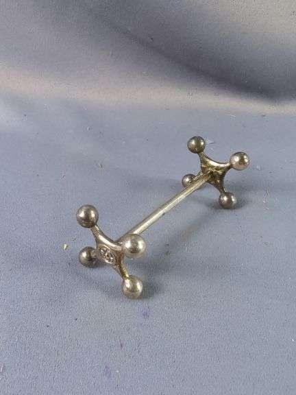 Silver-toned Knife Rests