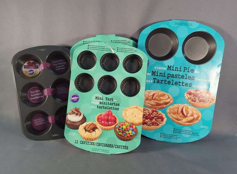 Wilton Mini Tart, Mini Pie, and Jumbo Muffin Pans