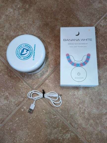 Banana White Wireless Teeth Whitening Kit And Denture Cleaner