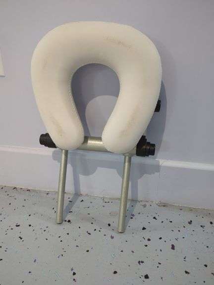 Earthlite Calistoga Portable 27" Massage Table with Accessories