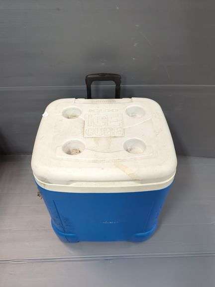 Igloo Ice Cube Cooler And Rolling Shopping Cart