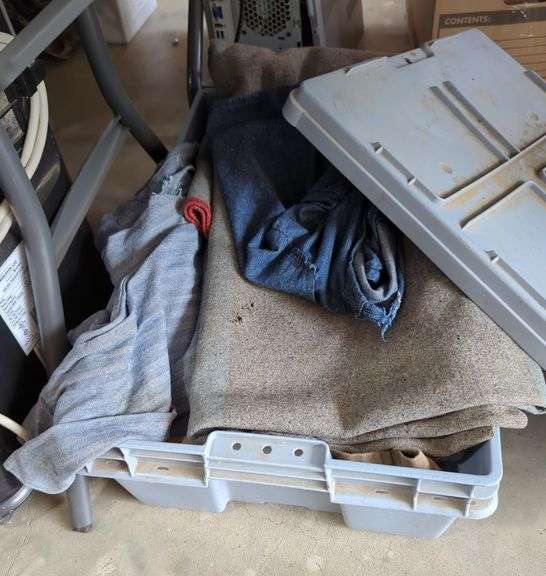 Moving Blankets, Contents Of Tub