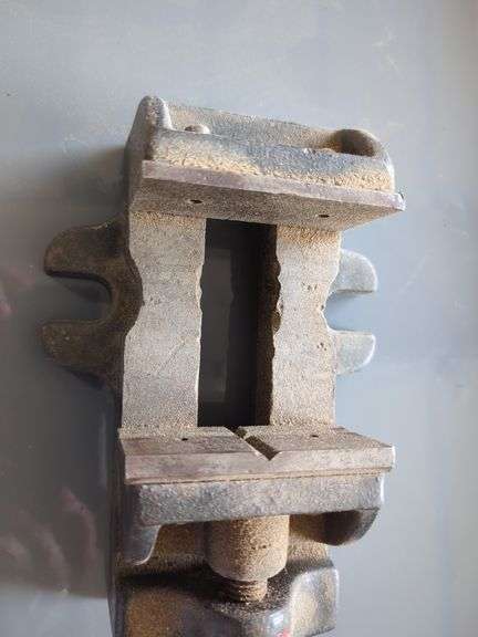 Craftsman Metal Bench Vise