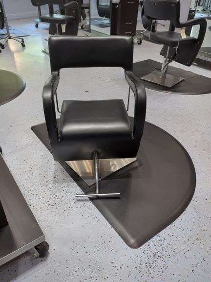 Salon Styling Chair with Mat
