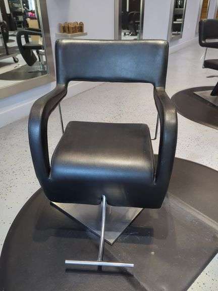 Salon or Barber Chair with Floor Mat