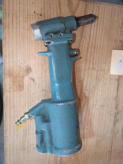 Textron Aerospace Fasteners Cherry G702 Rivet Gun