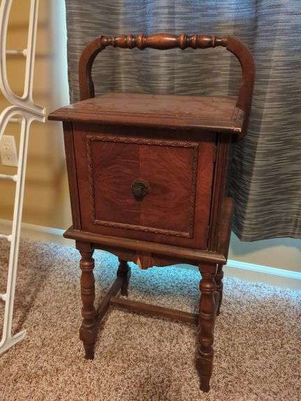 Vintage Mahogany Washstand Table with Handle