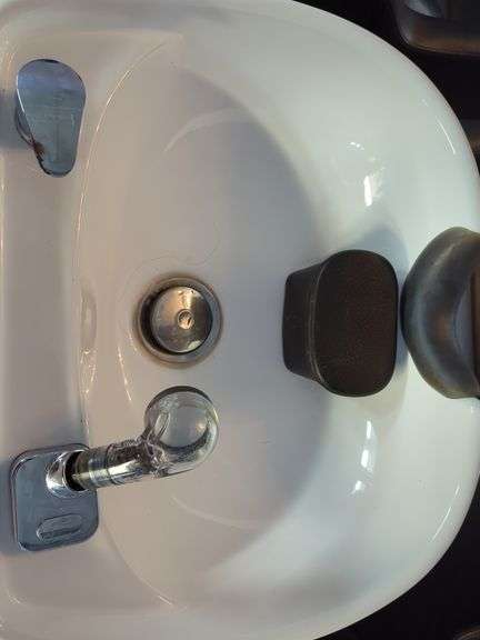 Minerva Salon Shampoo Bowl and Chair with Footrest