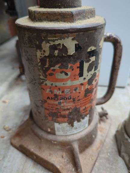 Two Hydraulic Jacks: AM and Sears
