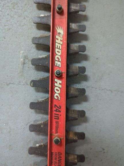 Poulan Pro PP2822 and Black & Decker Hedge Hog Hedge Trimmers