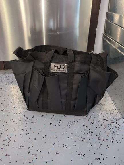MUD Make-up designory Professional Makeup Artist Bag Includes Contents