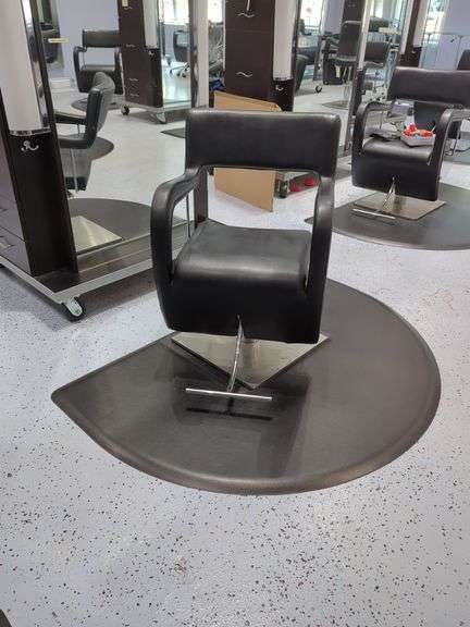 Salon Styling Chair with Floor Mat