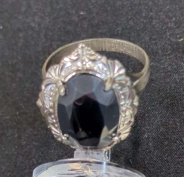 Ladies Sterling Silver Ring With Center Stone, Size 6.75